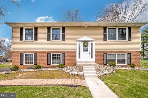 211 Hancock Rd, North Wales, PA 19454