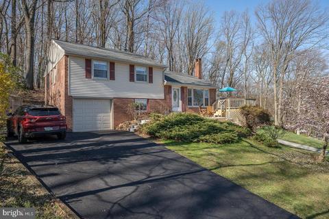 564 Forest Rd, Wayne, PA 19087 photo 2