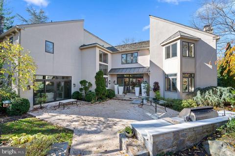 910 Roscommon Rd, Bryn Mawr, PA 19010