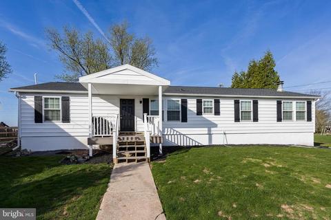 39 Oak Ln, Royersford, PA 19468