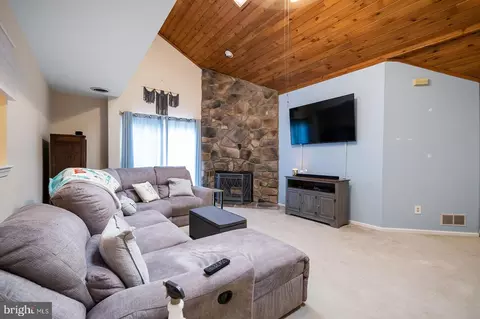 420 Brown Briar Cir, Horsham, PA 19044
