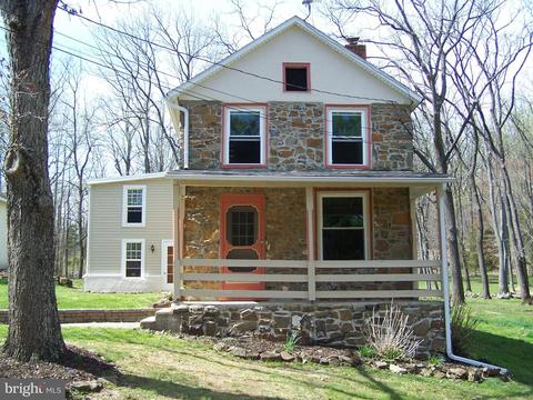 2133 Deep Creek Rd, Perkiomenville, PA 18074