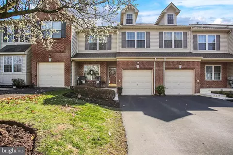 302 Manor Rd, Harleysville, PA 19438