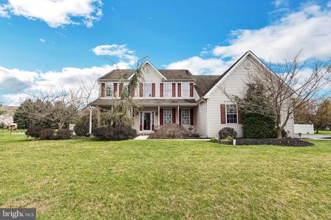 1010 Andrews Ln, Pennsburg, PA 18073