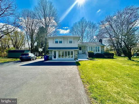 406 E Welsh Rd, Ambler, PA 19002