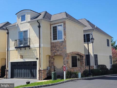 25 Breyer Ct #25-E, Elkins Park, PA 19027