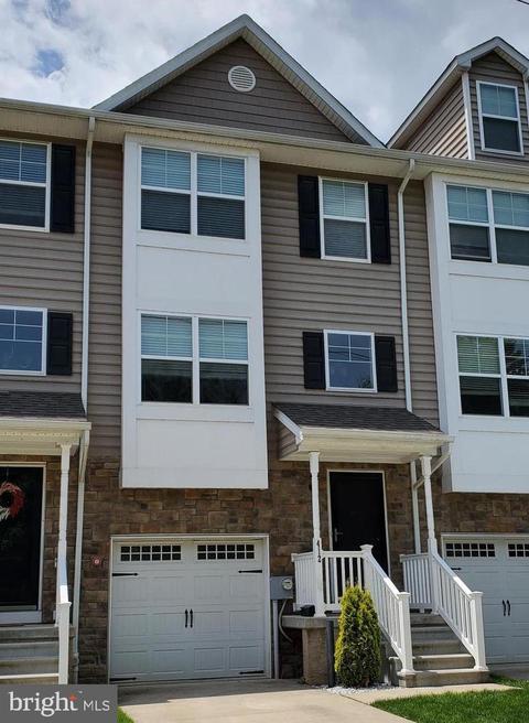 412 Old Elm St, Conshohocken, PA 19428