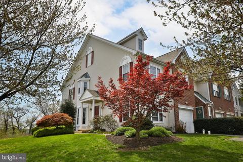 285 Militia Dr, Wayne, PA 19087