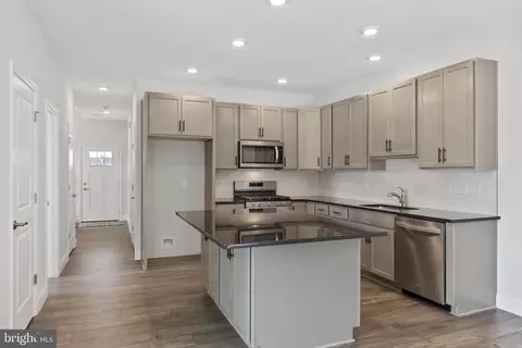 210 Honey Ln, Norristown, PA 19401