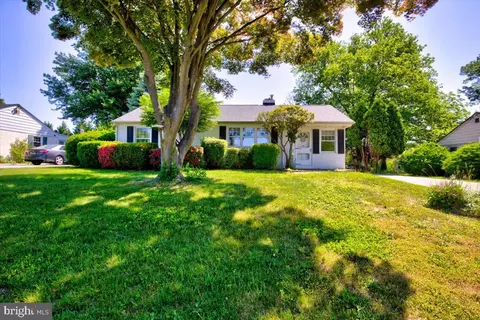 1018 Cardinal Rd, Audubon, PA 19403