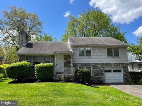 446 E 4th St, Lansdale, PA 19446