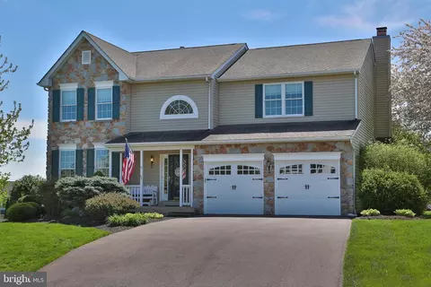 22 Nutmeg Ct, Royersford, PA 19468