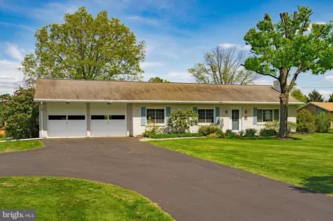 1133 W Campbell Rd, Green Lane, PA 18054
