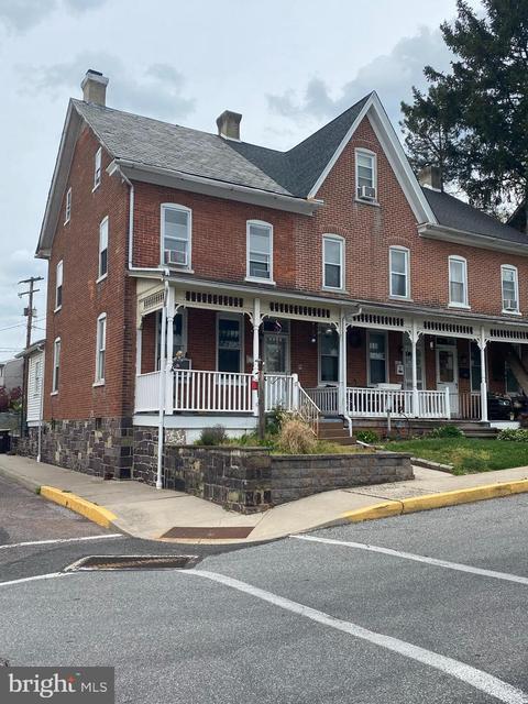 231 3rd St, East Greenville, PA 18041
