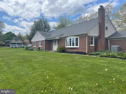 2424 Bergey Rd, Hatfield, PA 19440