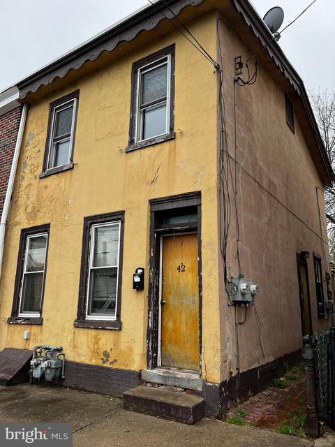 42 E Oak St, Norristown, PA 19401