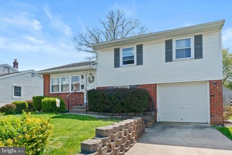1044 Poplar St, Lansdale, PA 19446