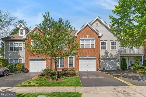 103 Aqueduct Dr, North Wales, PA 19454