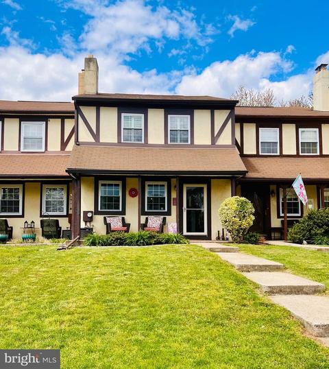 748 Sandra Ln, Norristown, PA 19403