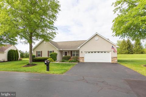102 Presidential Dr, Royersford, PA 19468