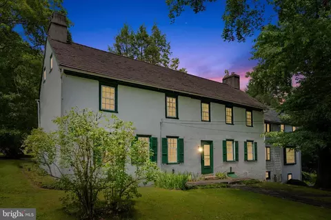 2358 Valley Rd, Huntingdon Valley, PA 19006
