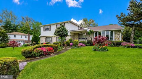 876 Red Wing Ln, Huntingdon Valley, PA 19006