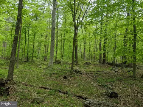 1771 Deep Creek Rd, Perkiomenville, PA 18074