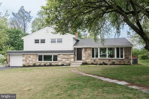 318 Old Farm Rd, Wyncote, PA 19095