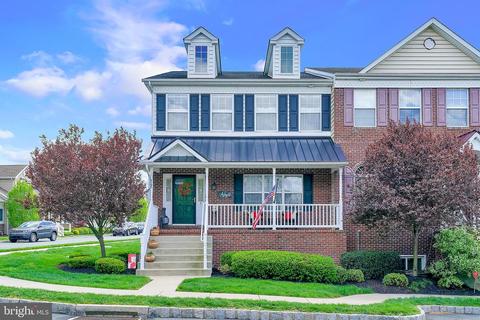 2145 Danville Dr, Pennsburg, PA 18073
