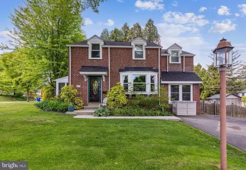 713 Brooke Rd, Glenside, PA 19038