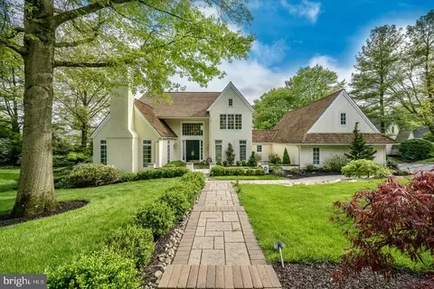 1201 Denbigh Ln, Wayne, PA 19087