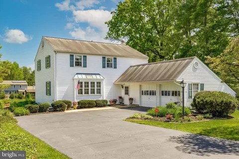 711 Stonybrook Ln, Lansdale, PA 19446