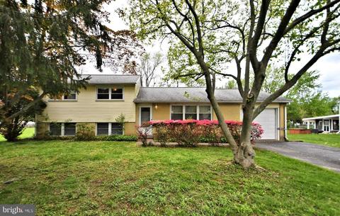 1437 Marlyns Ln, North Wales, PA 19454