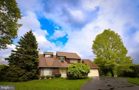 75 Lee Rd, Audubon, PA 19403