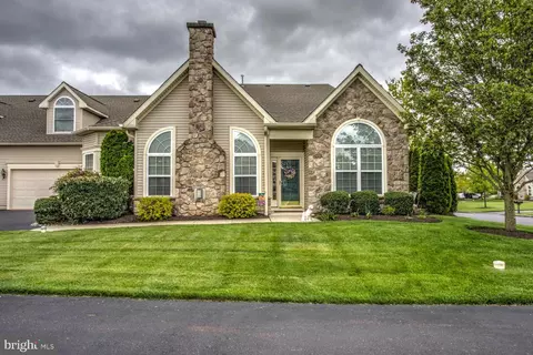 260 Pebble Beach Dr, Royersford, PA 19468