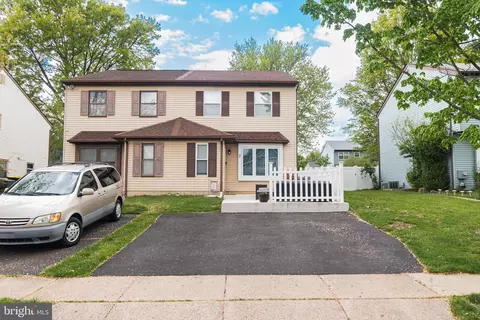 7 School Rd, Horsham, PA 19044