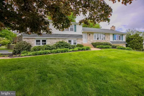 66 Red Lion Rd, Huntingdon Valley, PA 19006