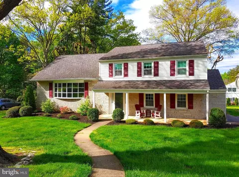 65 Glendale Dr, Huntingdon Valley, PA 19006