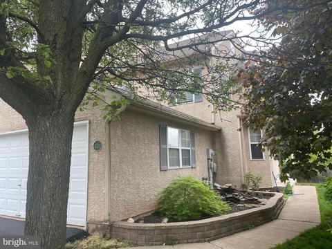 221 Parkview Dr, Souderton, PA 18964