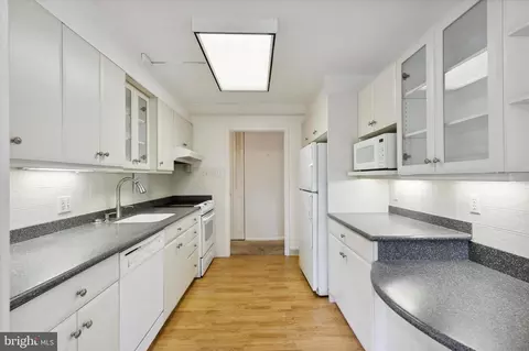 1001 City Ave #W-202, Wynnewood, PA 19096