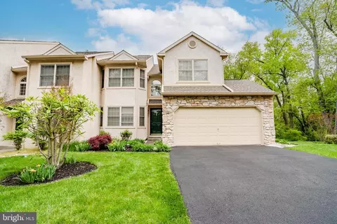 998 Jamie Ct, Blue Bell, PA 19422