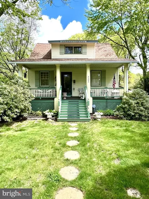 2303 Broadway Ave, Hatboro, PA 19040