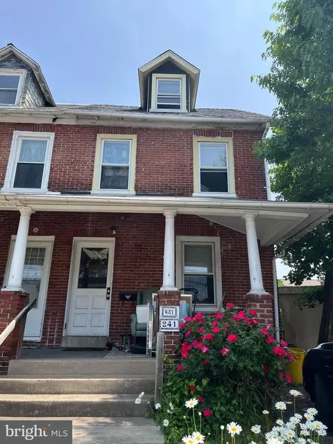 241 E County Line Rd, Ardmore, PA 19003