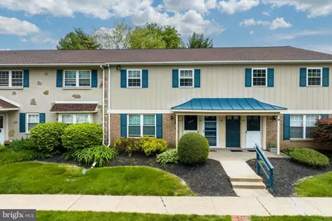 44 Wexford Dr, North Wales, PA 19454