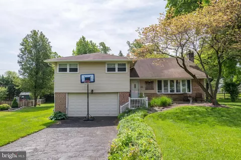 717 Woodside Rd, Jenkintown, PA 19046