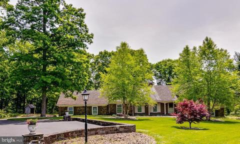 356 Meadow Wood Ln, Souderton, PA 18964