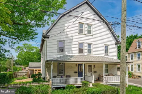 239 Plymouth Ave, Oreland, PA 19075