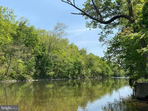 15 Walnut Ln # a, Perkiomenville, PA 18074