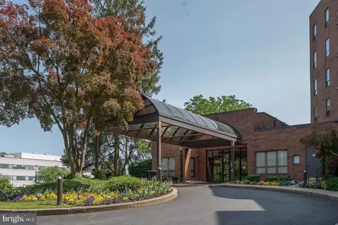 100 Breyer Dr #1-D, Elkins Park, PA 19027