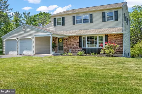 521 Elizabeth Dr, Norristown, PA 19403